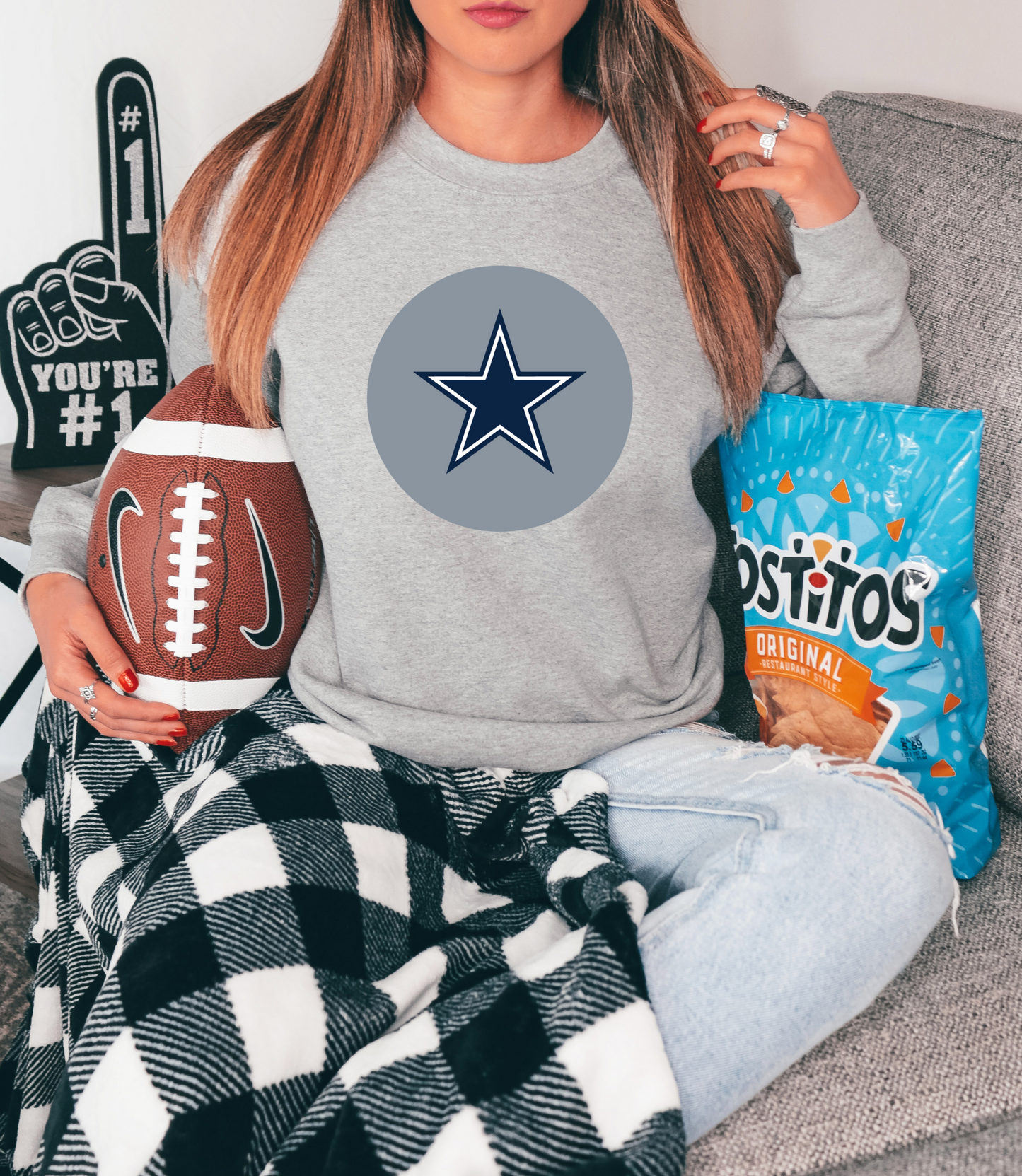 Dallas Cowboys star inside grey circle