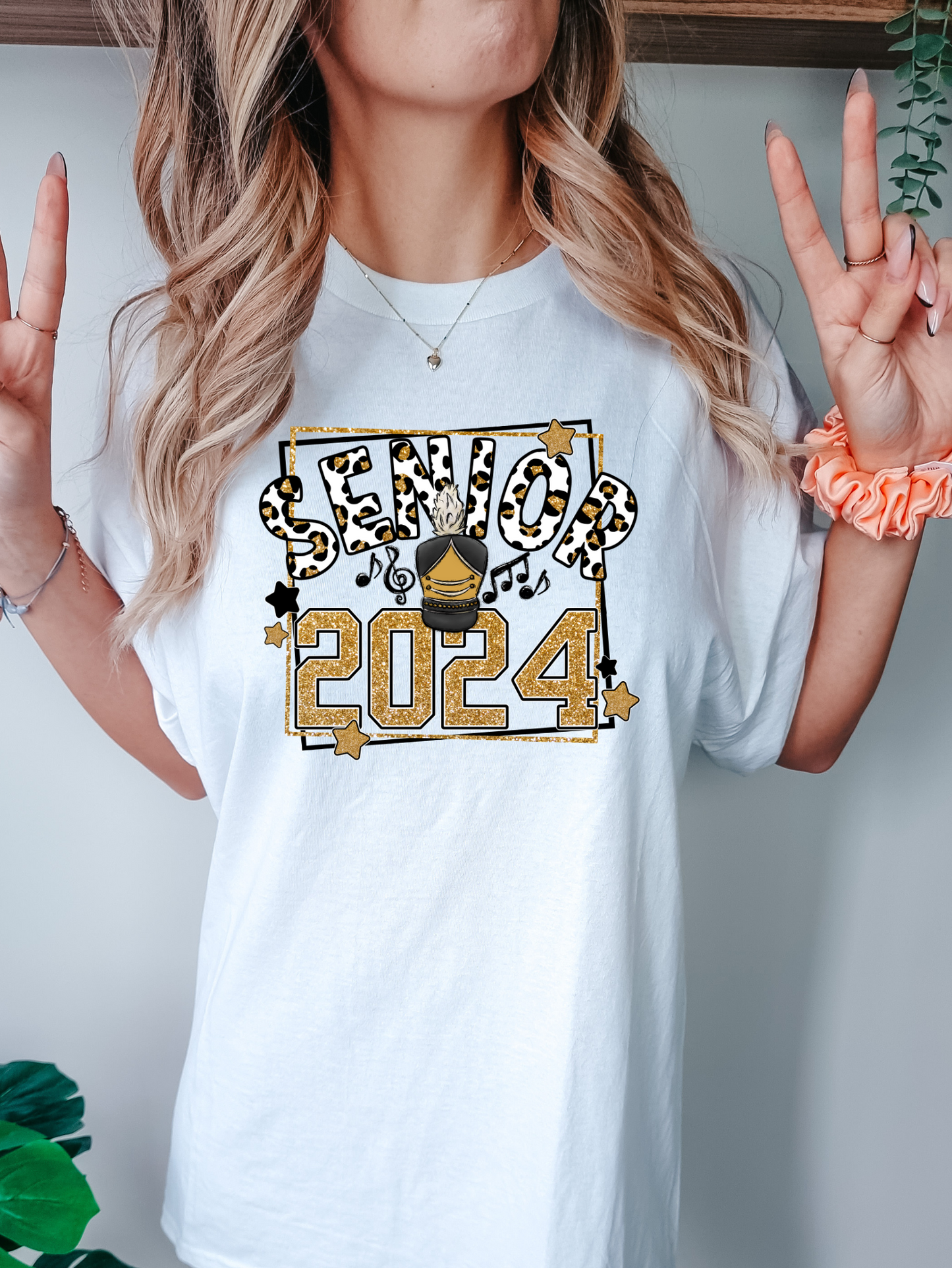 Senior 2024 - gold with band hat