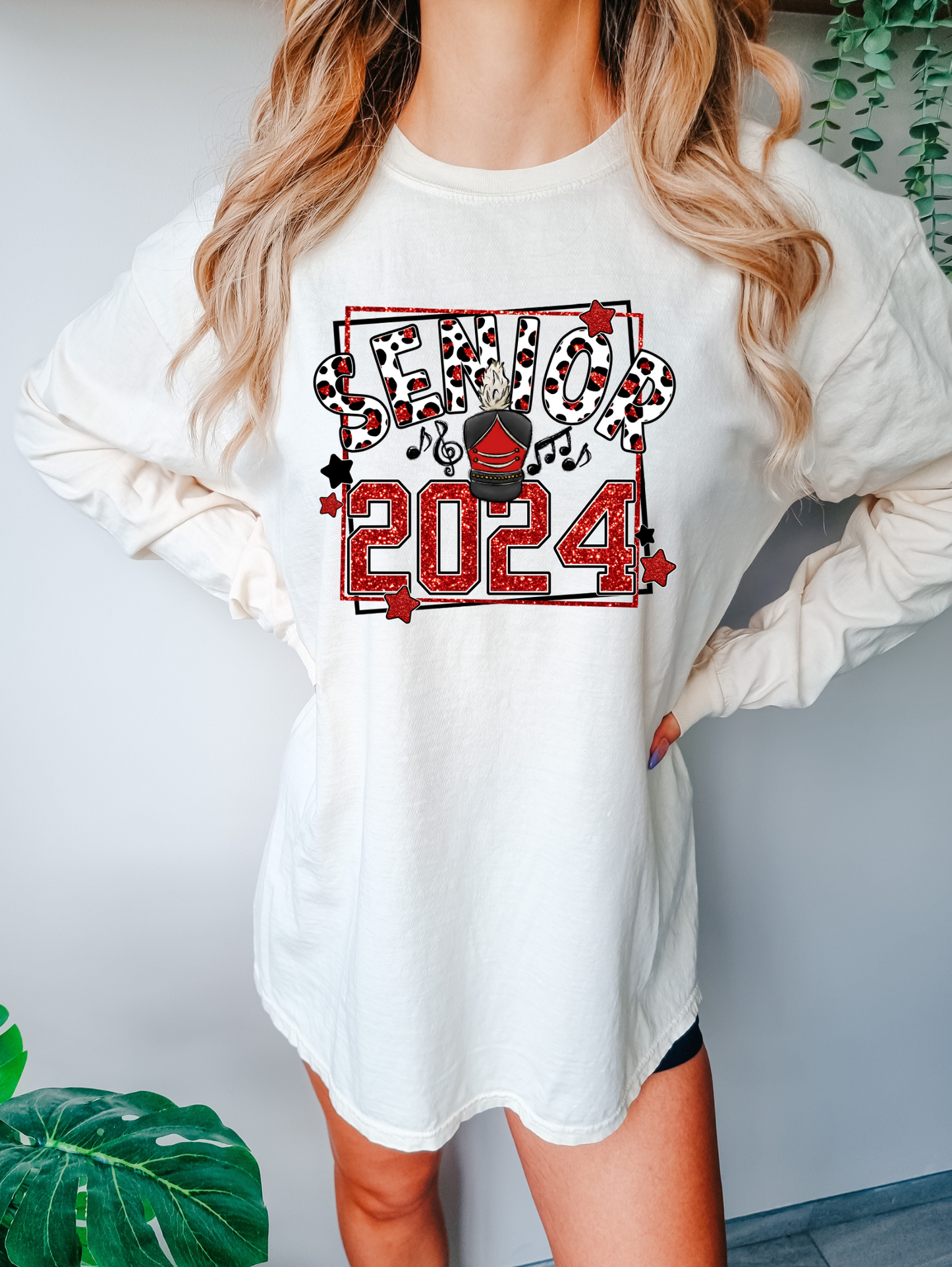 Senior 2024 - red with band hat