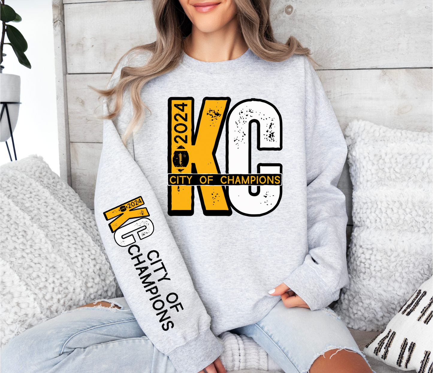 City of Champions - chest - gold white