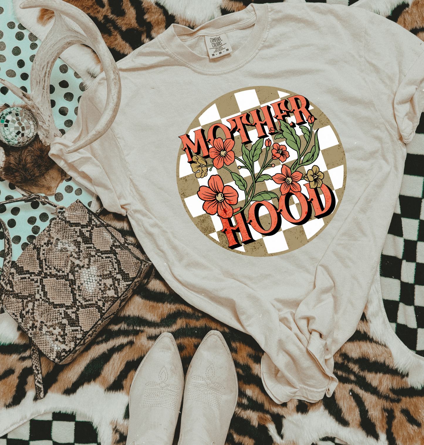 Checkered Motherhood With Flowers