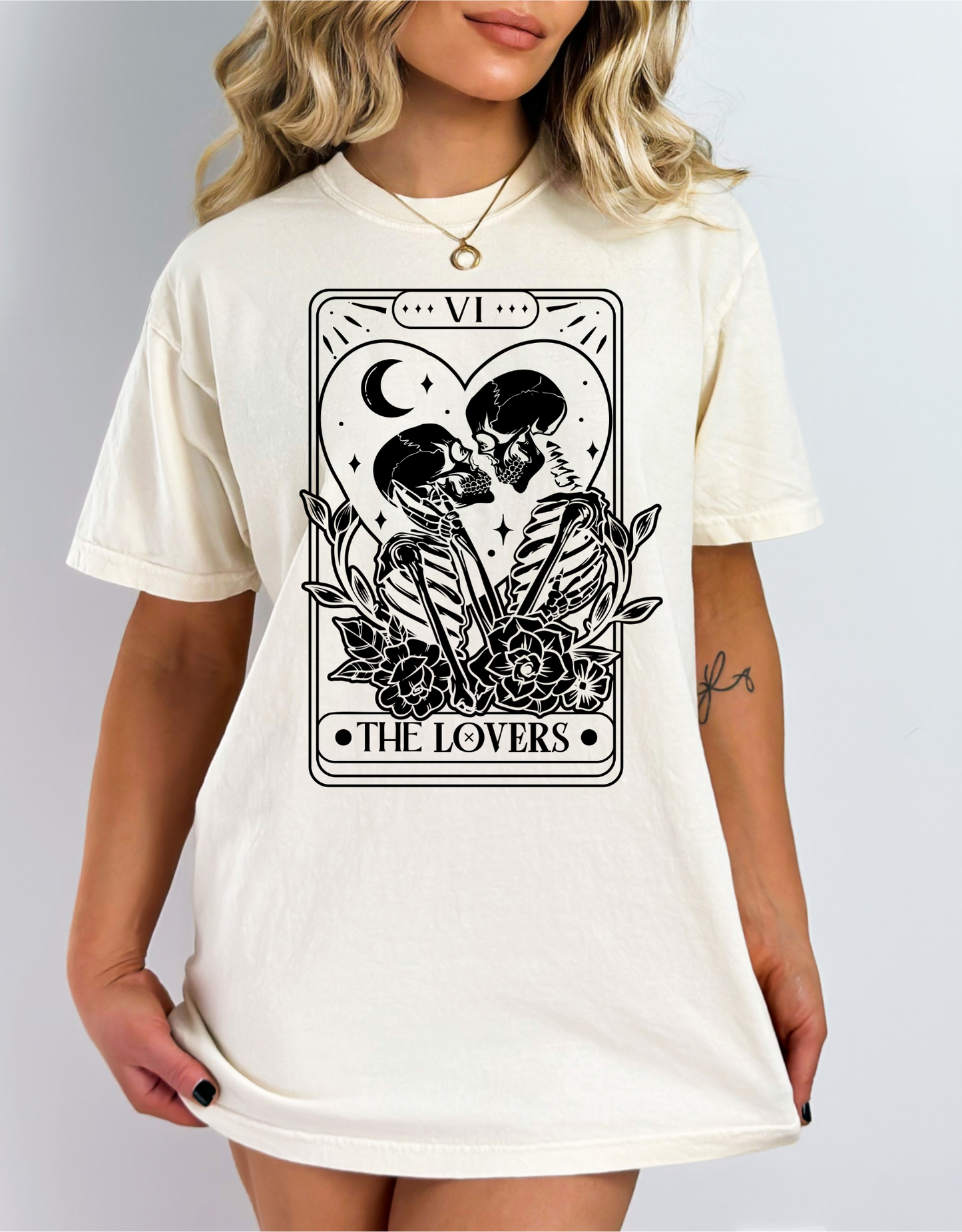The lovers tarot card-black