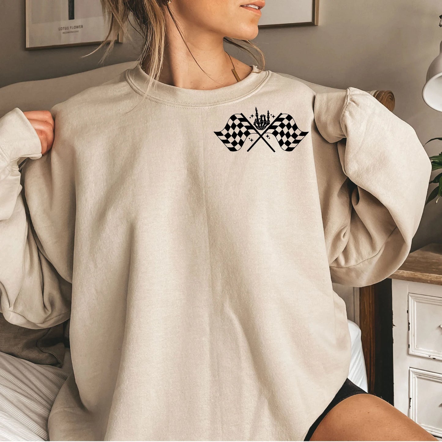 POCKET - Racing Flags Skull Hands - DTF Transfer