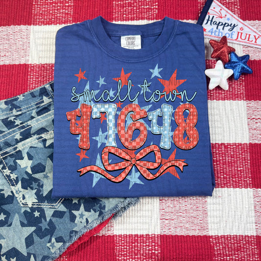 SMALL TOWN 47648 RED WHITE & BLUE