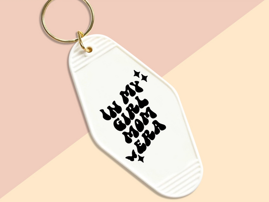 In my girl mom era, black - Motel keychain