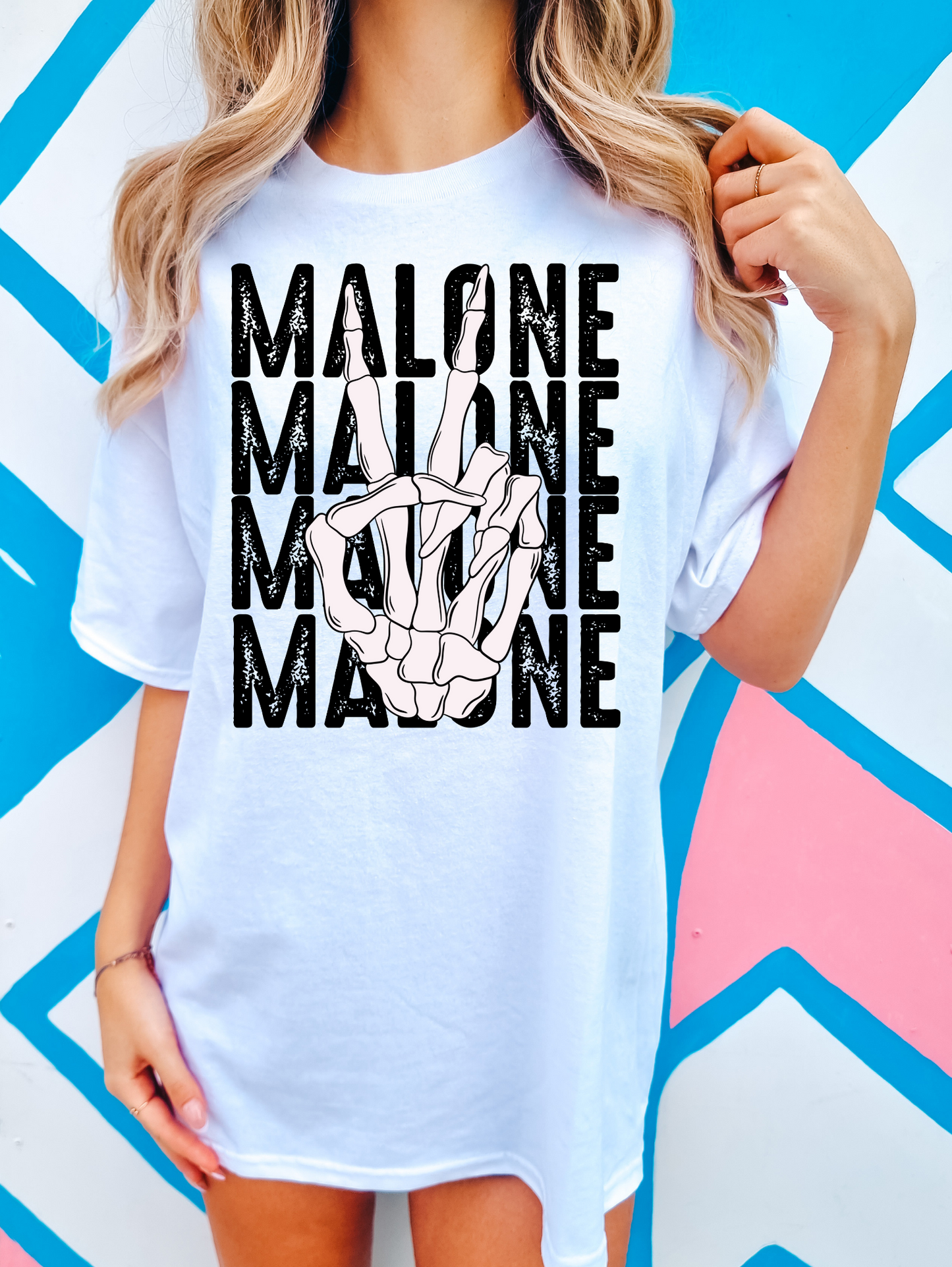 Malone with peace sign - black