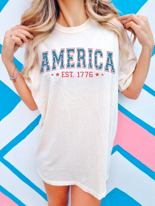 America Est 1776 Curved Stars Red Outline