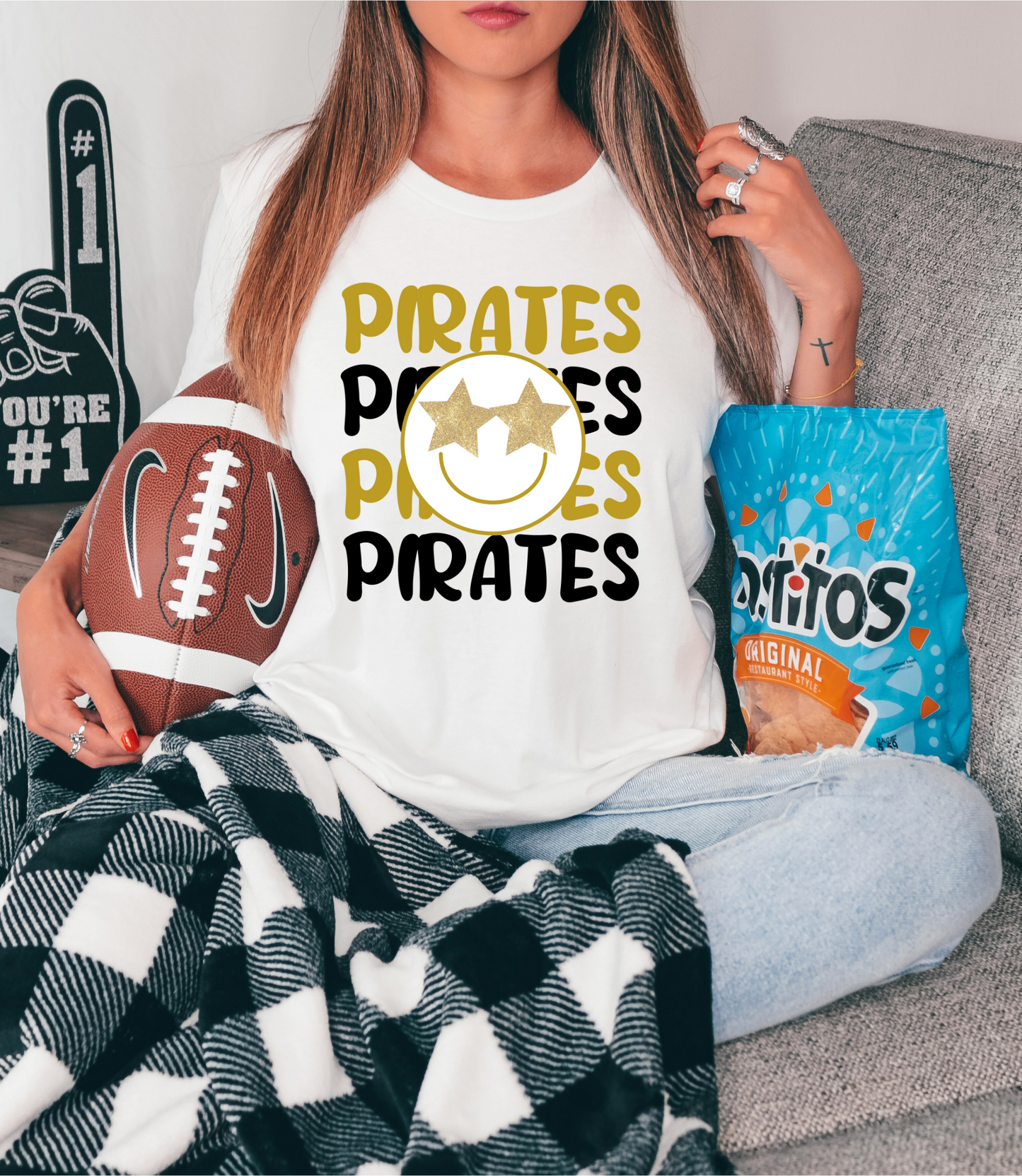 Pirates with smiley - black & yellow letters
