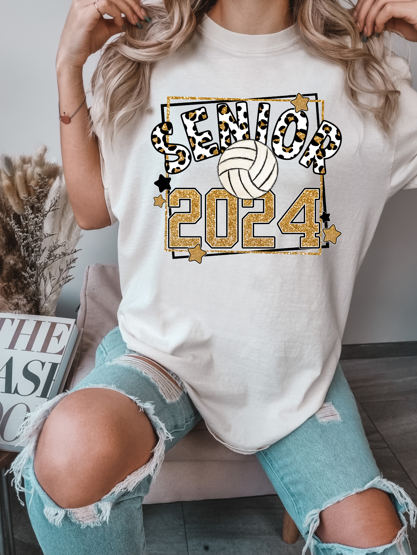 Senior 2024 - gold with volleyball