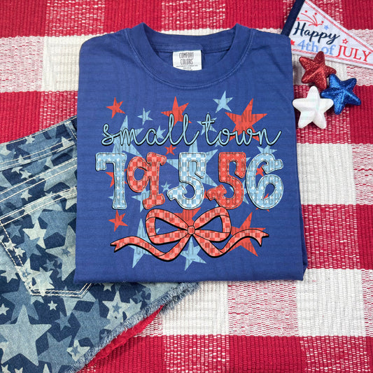 SMALL TOWN 79556 RED WHITE & BLUE