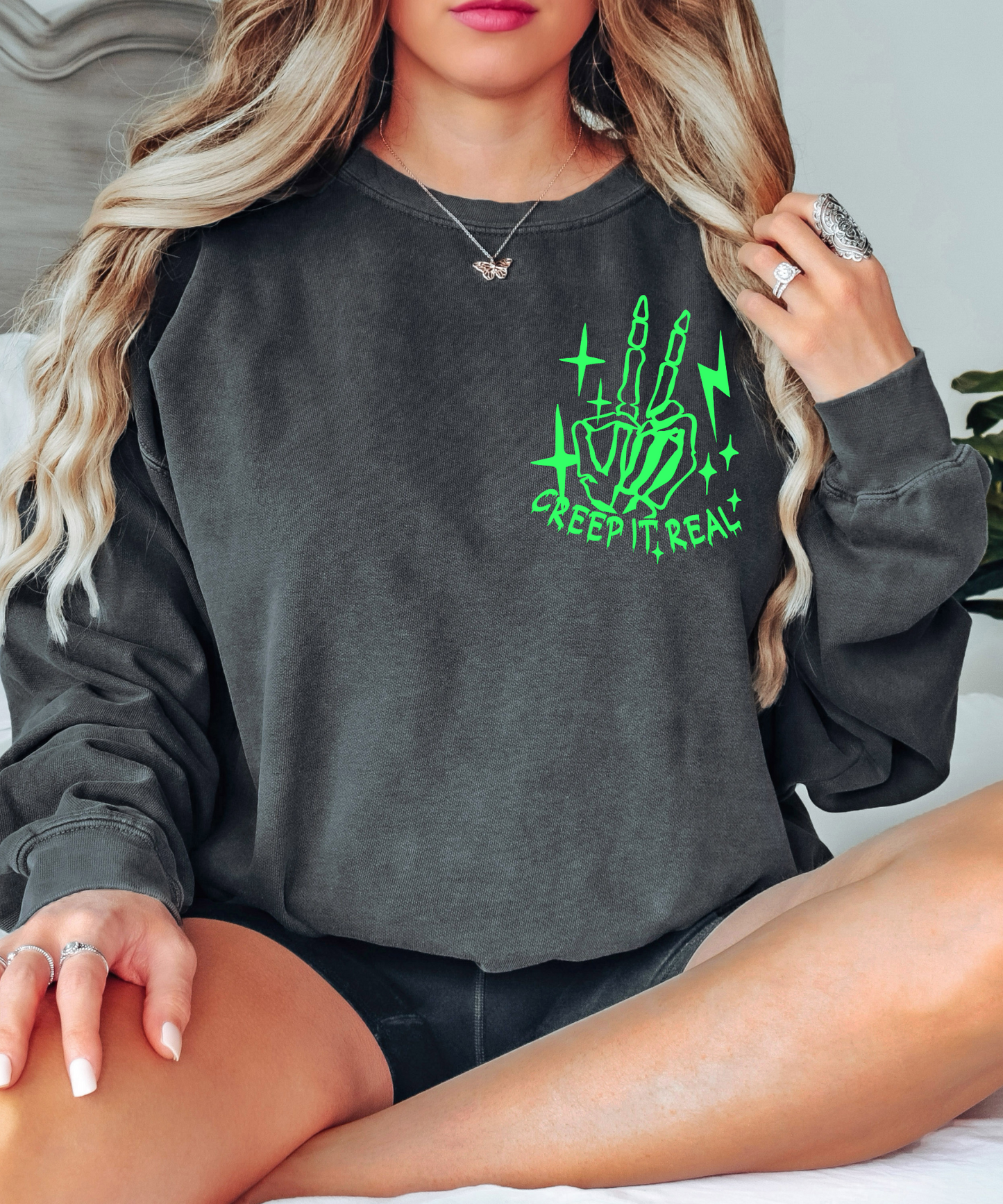 Creep it real with hand, green-front