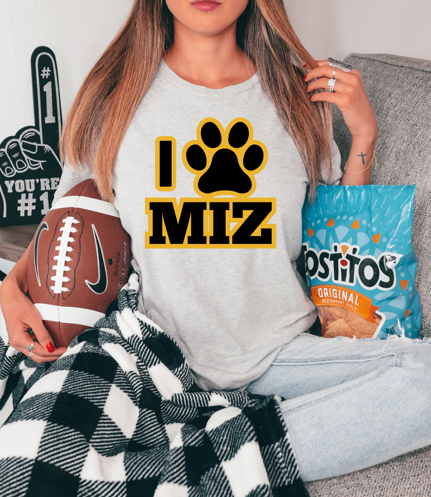 I love Miz - black/yellow with pawprint as heart