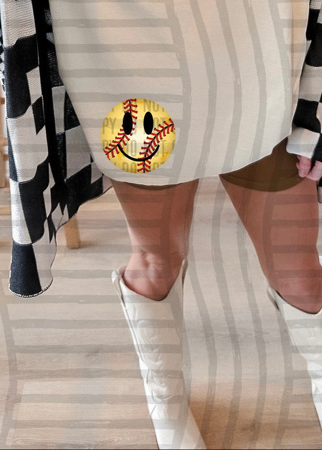 SOFTBALL MOM (CHEST DESIGN ONLY)
